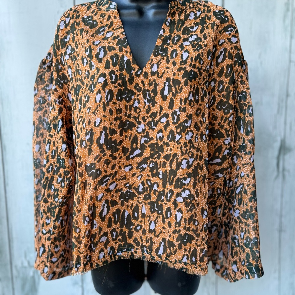 Jessica Simpson Leopard Print‎ V-Neck Women's Top